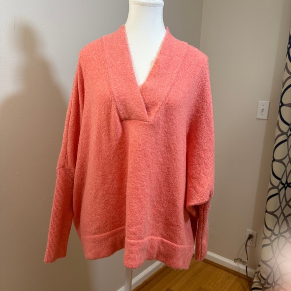 Anthropologie Sweaters - Anthropologie V-Neck Pullover Sweater Women Size M Coral Batwing Sleeve